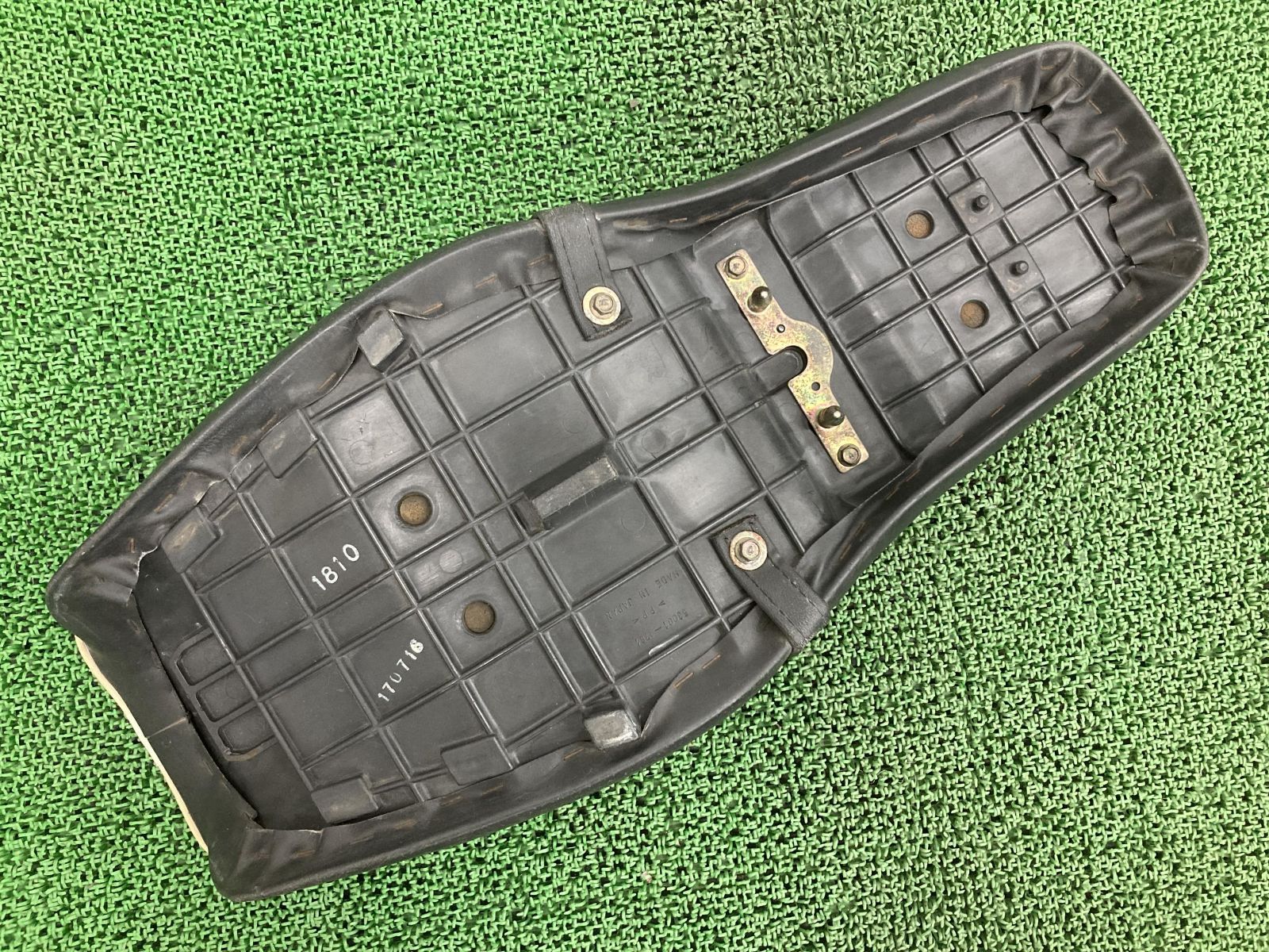 エストレヤRS シート 53001-1784 カワサキ 純正 中古 バイク