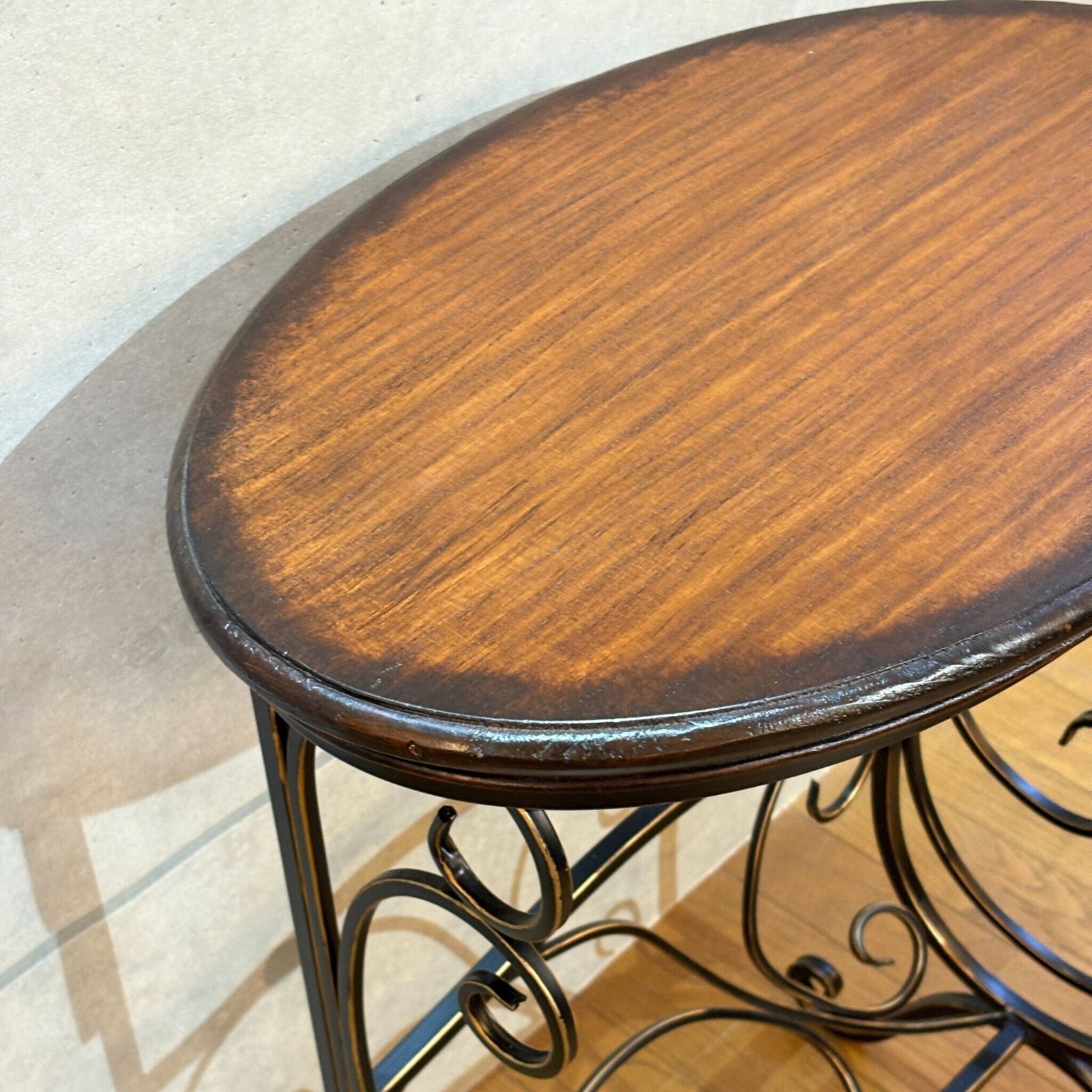 クラシカルアイアン マガジンラック付きサイドテーブル