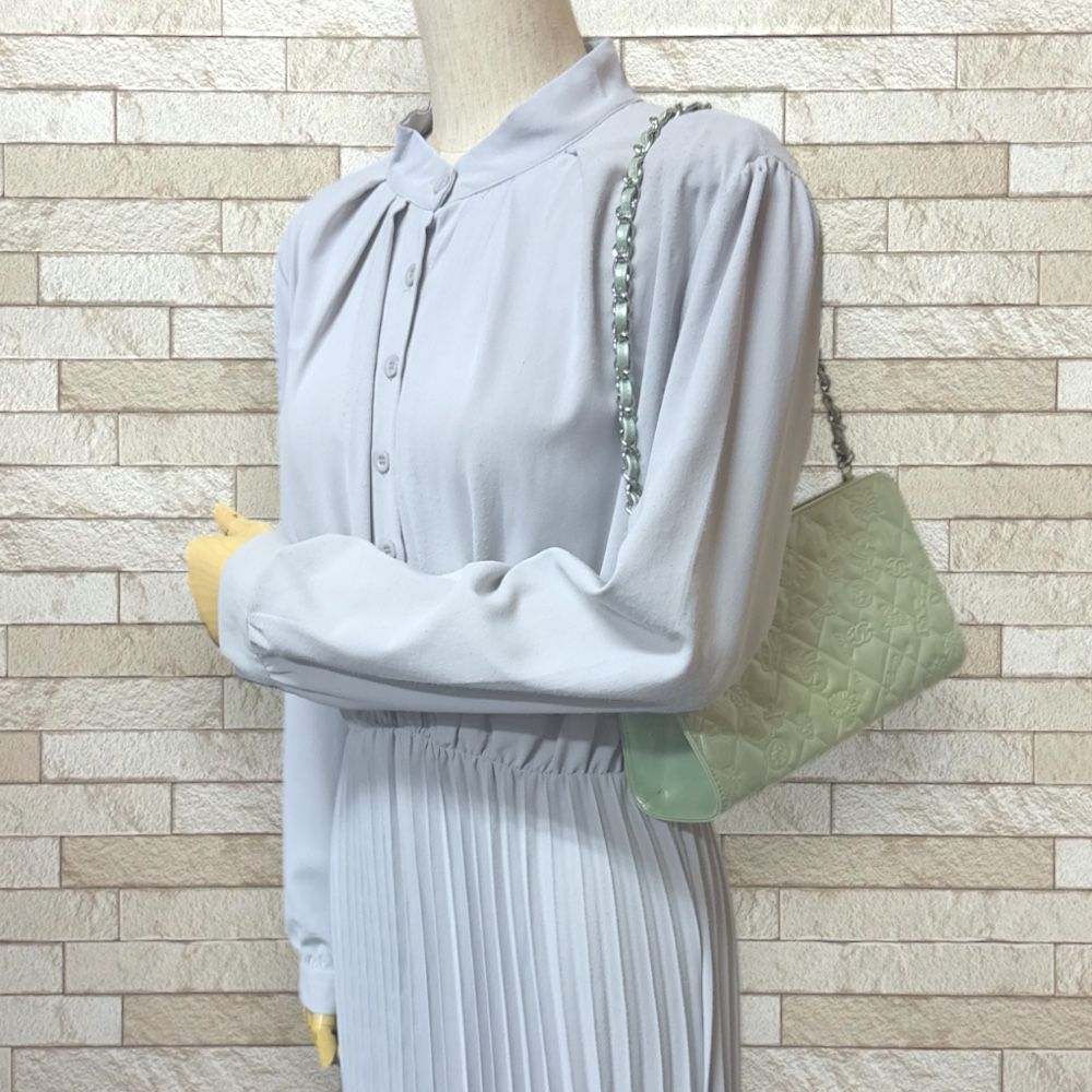 シャネル アイコン ショルダーバッグ パテントレザー A37156 グリーン  