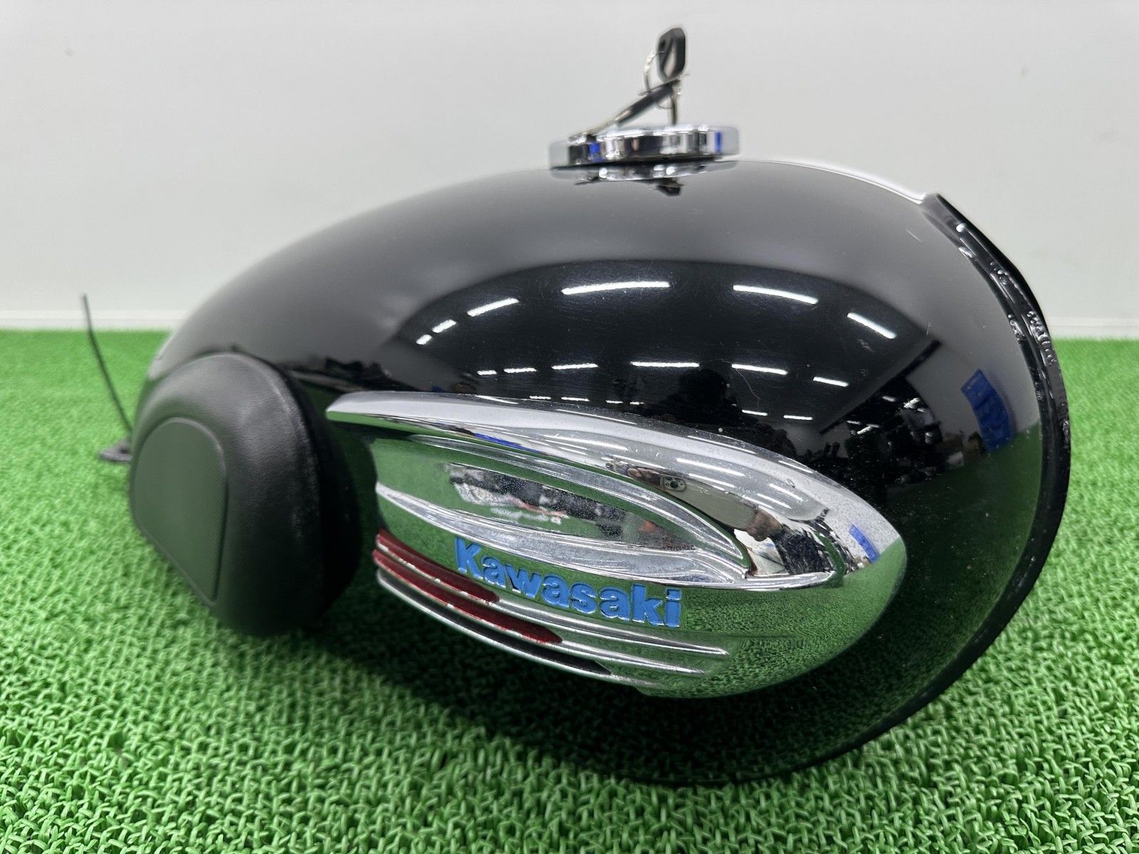 W650 タンク 黒 カワサキ 純正 バイク 部品 EJ650A タンクキャップ 