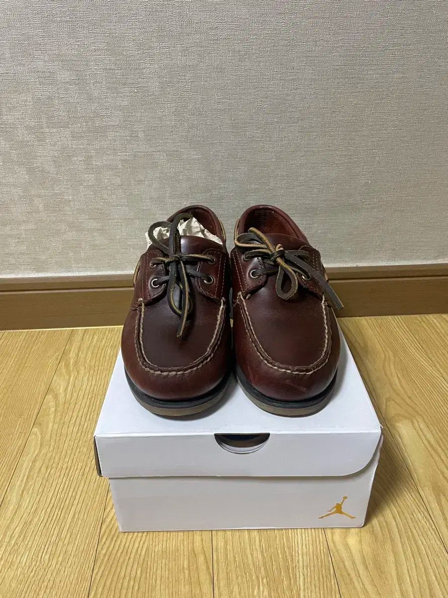 ボートシューズ