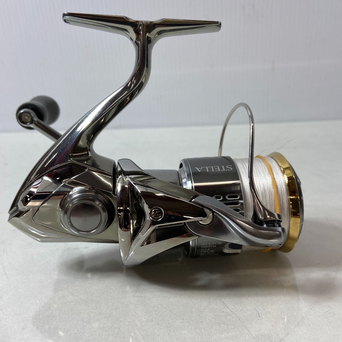 シマノ ΨΨ SHIMANO シマノ スピニングリール 18ステラ2500S 箱付 03801 やや傷や汚れあり