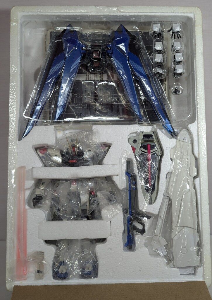 BANDAI METAL BUILD フリーダムガンダム プリズムコートver