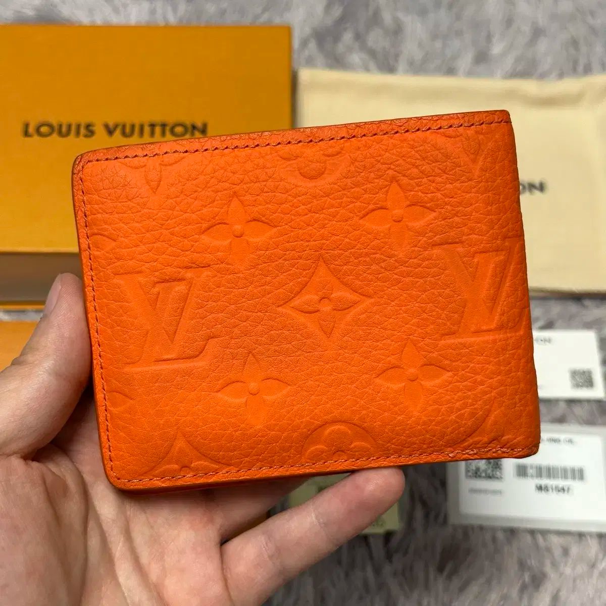 LOUIS VUITTON 二つ折り財布 オレンジ ルイ・ヴィトン エピ 二つ折り