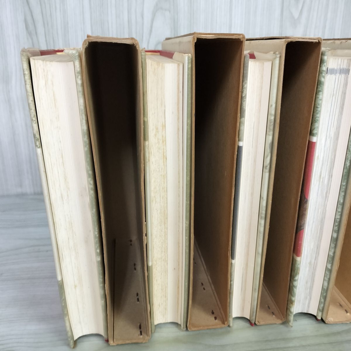 計4冊 原色鉱石図鑑 正続 化石図鑑 岩石図鑑 カビ臭有 120037