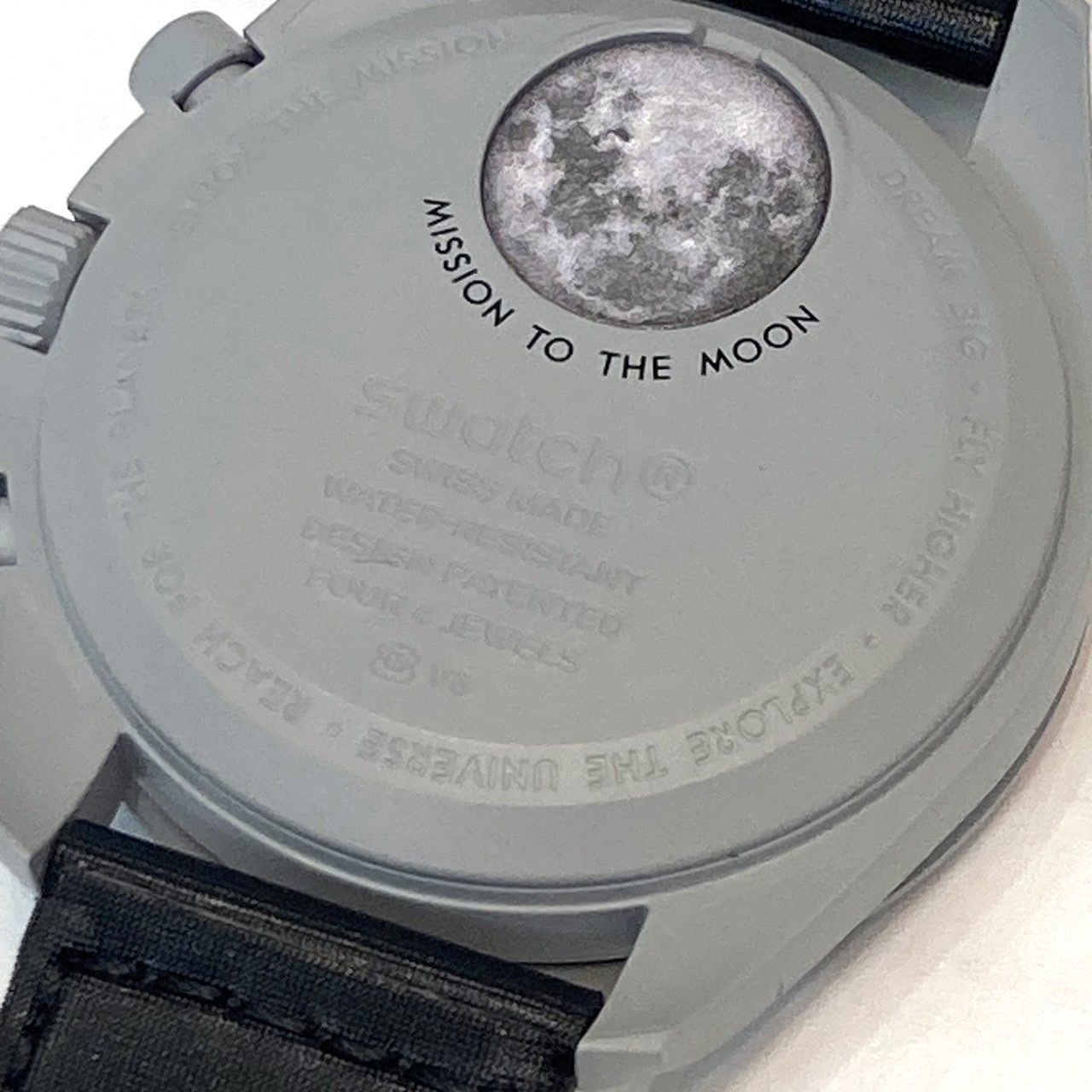 ◇ OMEGA × SWATCH オメガ スウォッチ クオーツ腕時計 MOONSWATCH ムーンウォッチ Mission to the Moon  ミッショントゥザムーン クロノグラフ S033M100 ブラック - メルカリ