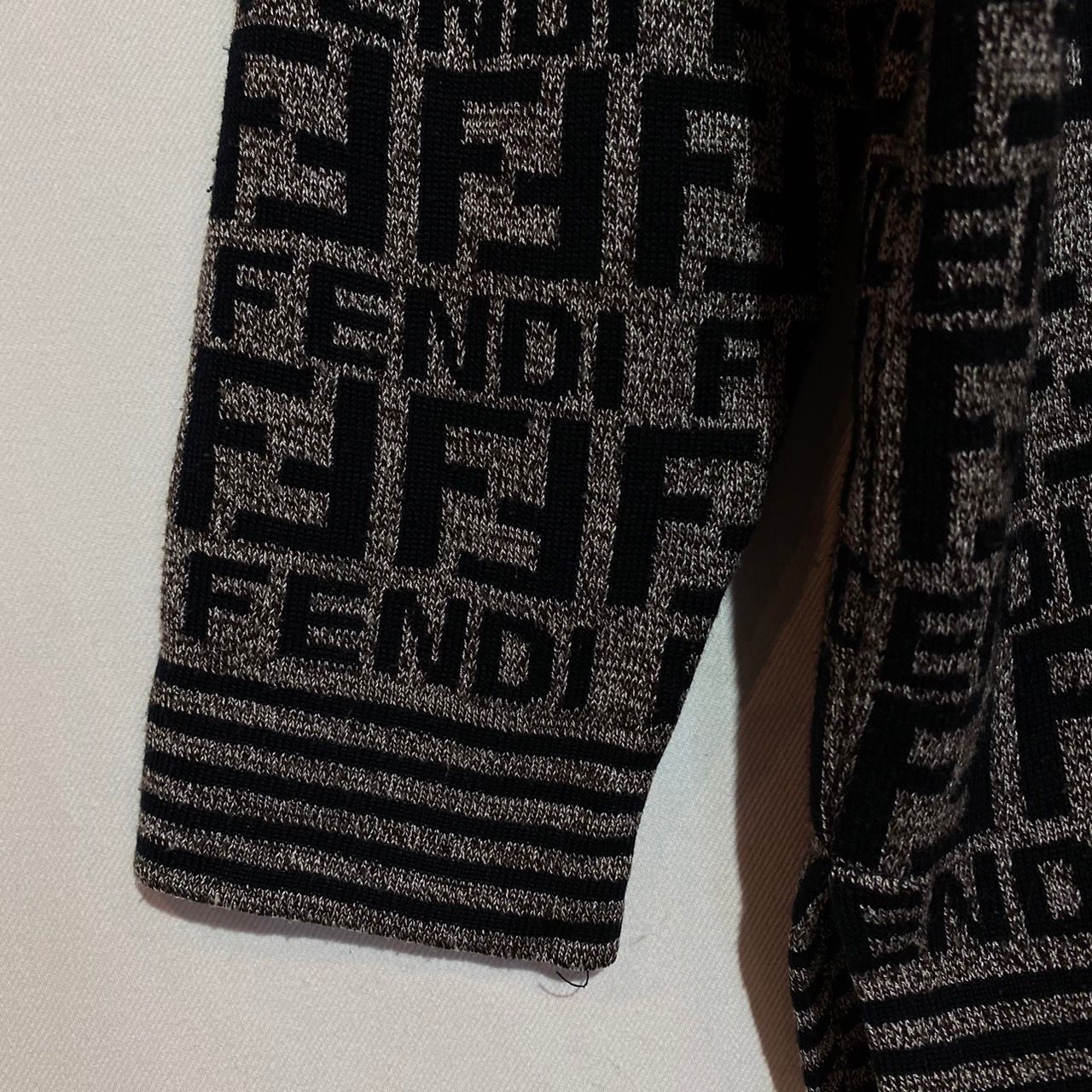 【美品】お値下げしました＊FENDI フェンディ ニット セーターフェンディニット