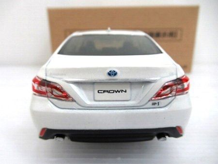 CROWN RS Advance ミニカー 1/30 ホワイト Amazon | 1/30 ミニカー クラウン CROWN RS Advance 220系