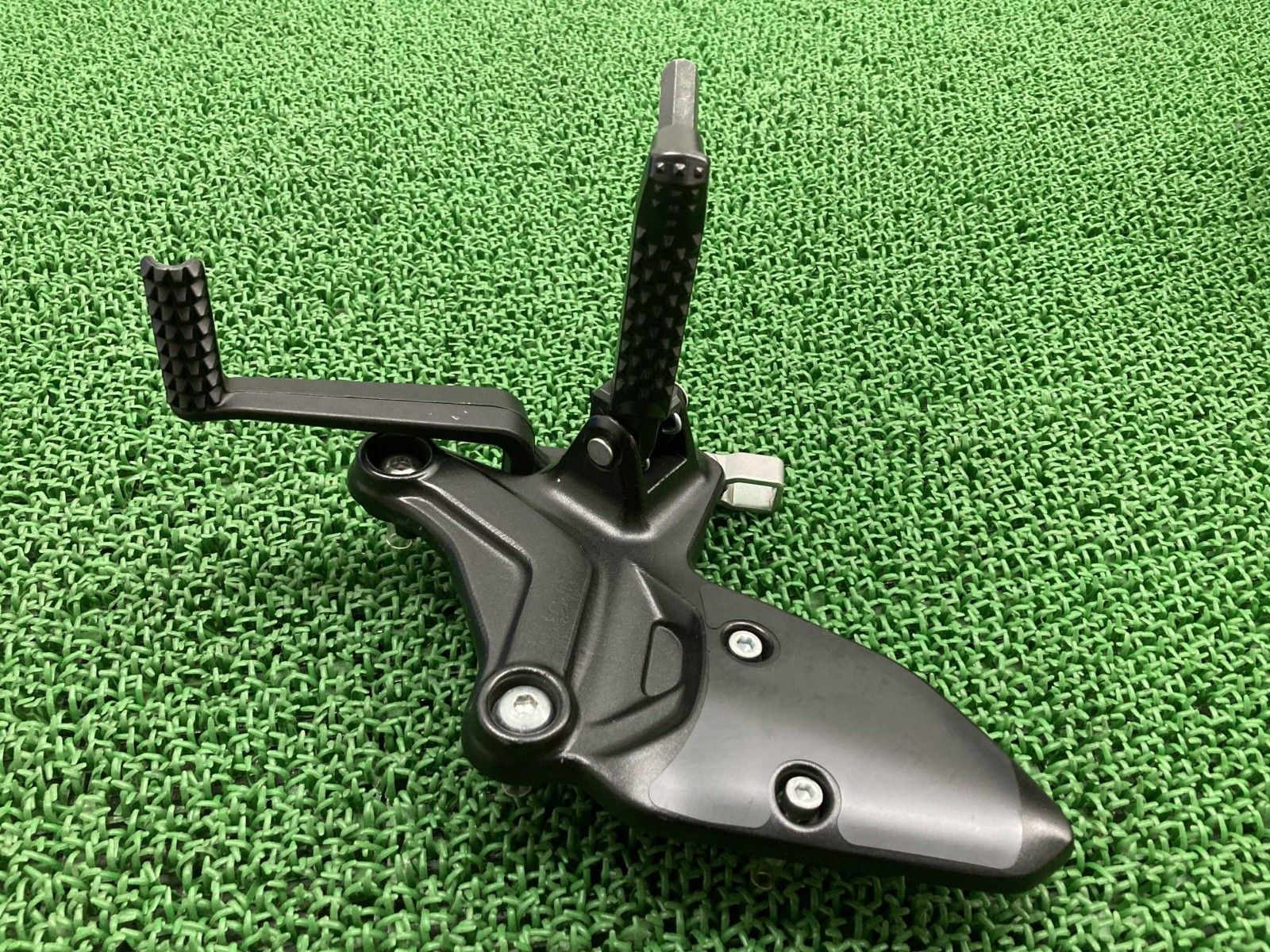 SV650X ステップ 右 298847 スズキ 純正 バイク 部品 VP55B 298848 ブレーキペダル ペグ ペイント素材に 曲がり無し oE