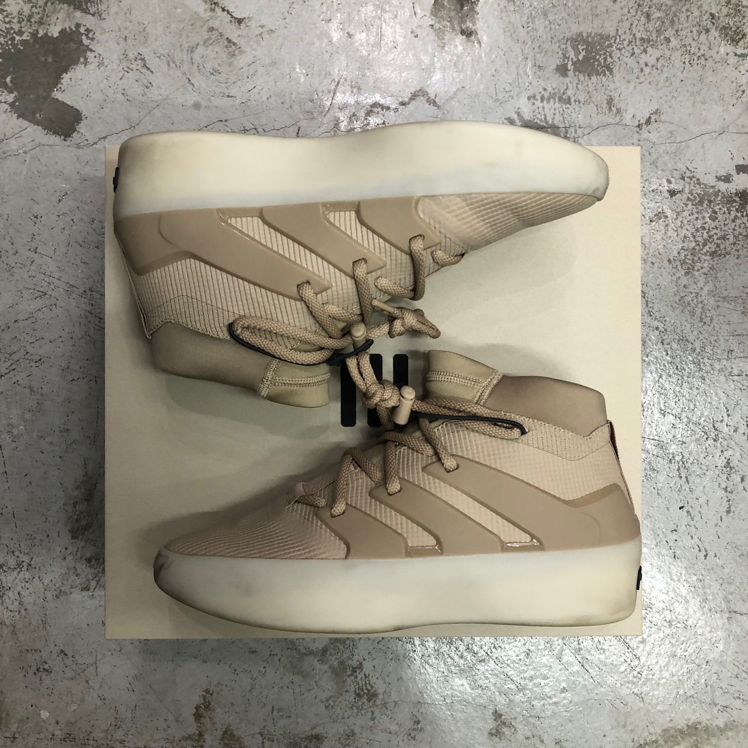 国内正規 FEAR OF GOD adidas ATHLETICS I BASKETBALL CLAY IE6180 