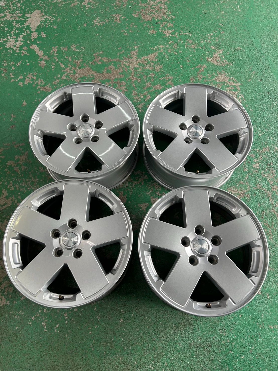 日産☆エルグランド☆BS 23年VRX3 スタッドレスタイヤ&純正ホイール