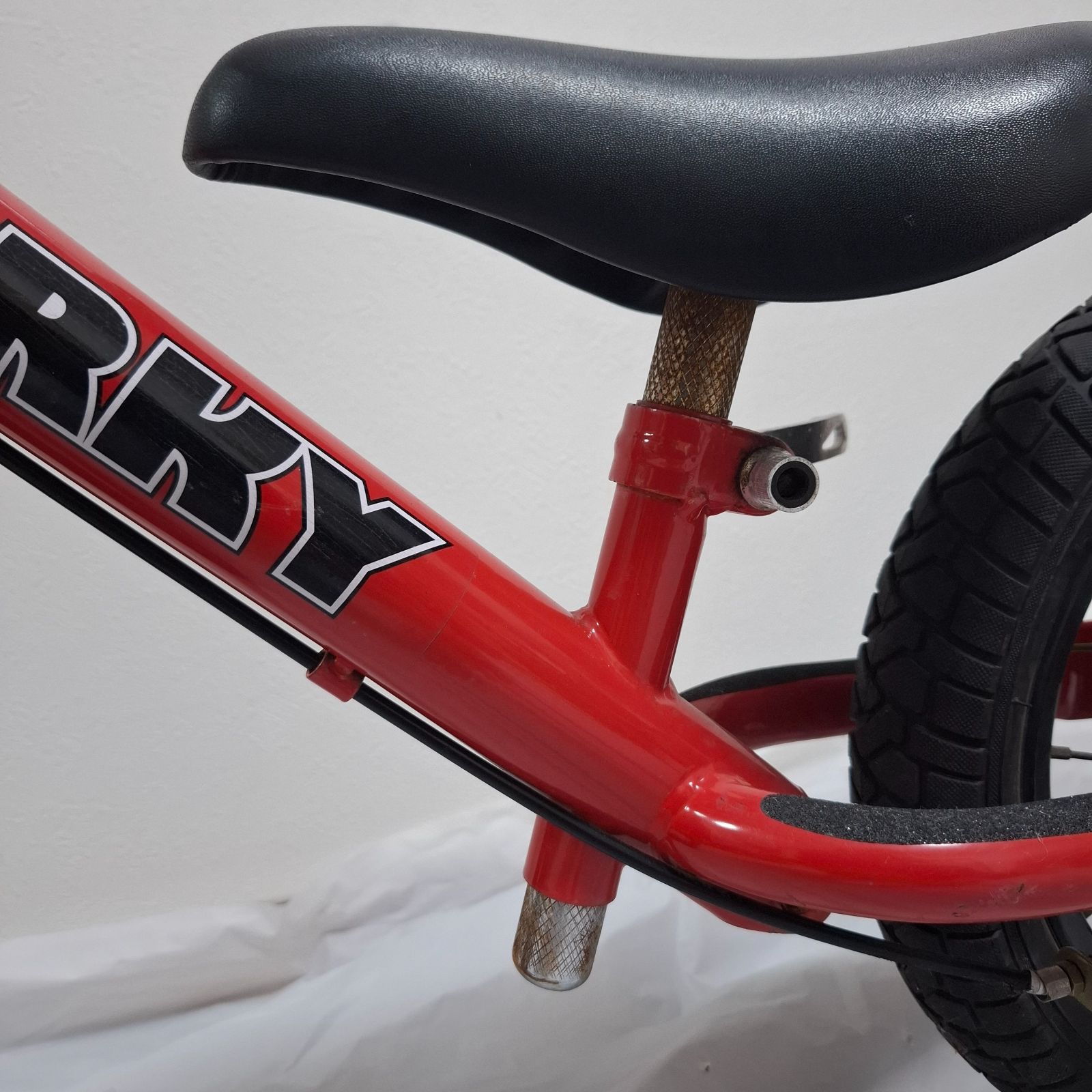 スパーキー　SPARKY　自転車　赤 SPARKY スパーキー キックバイク ピンク ブレーキ スタンド付