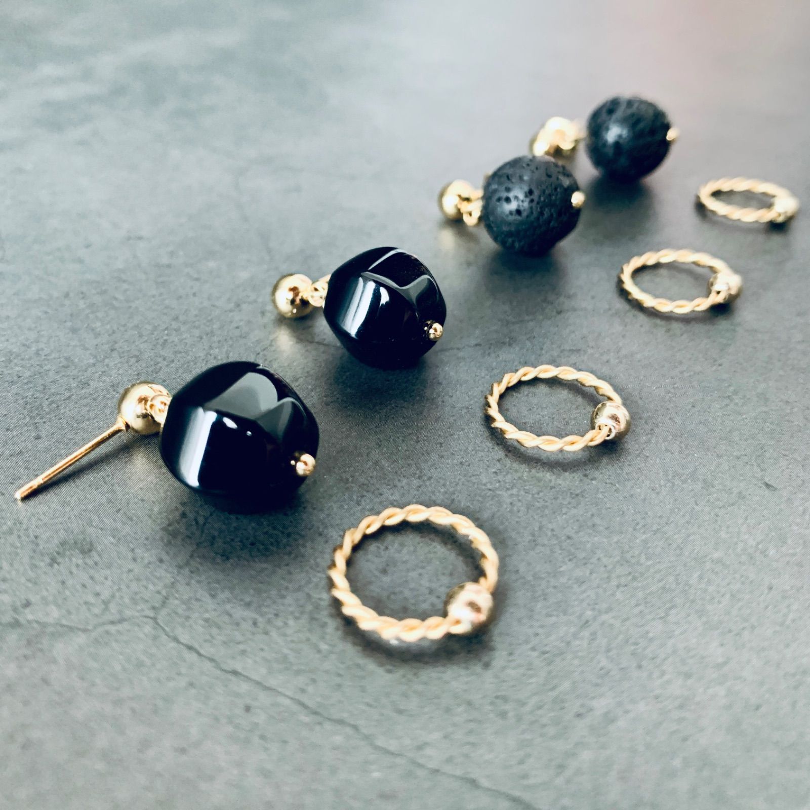 SALE☆3180円→2680円】6面カットのブラックオニキスとツイストリング 