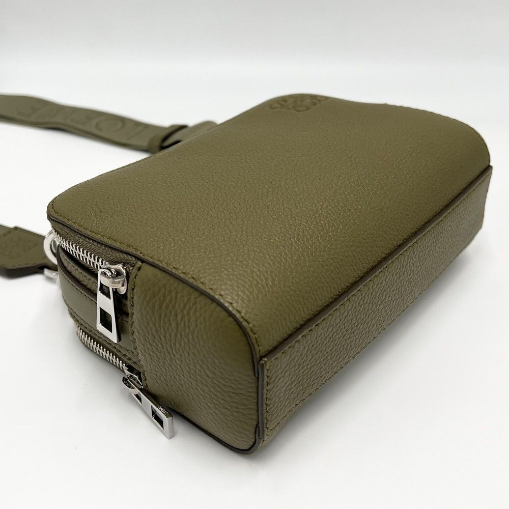 ロエベ クロスボディ カメラ バッグ ミニ カーキーグリーン ショルダー