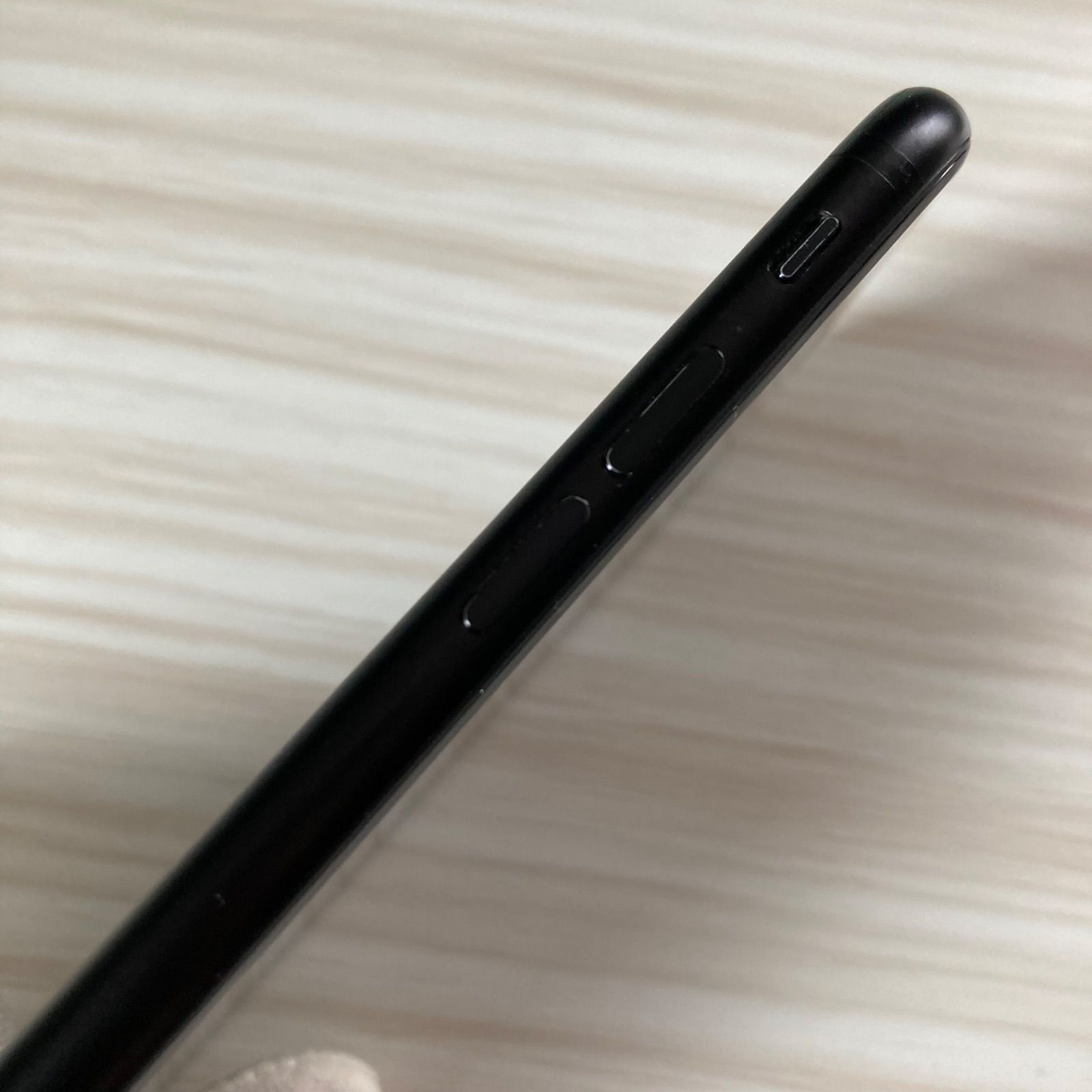 iPhone7 128GB BLACK バッテリー75% SIMフリー - メルカリ