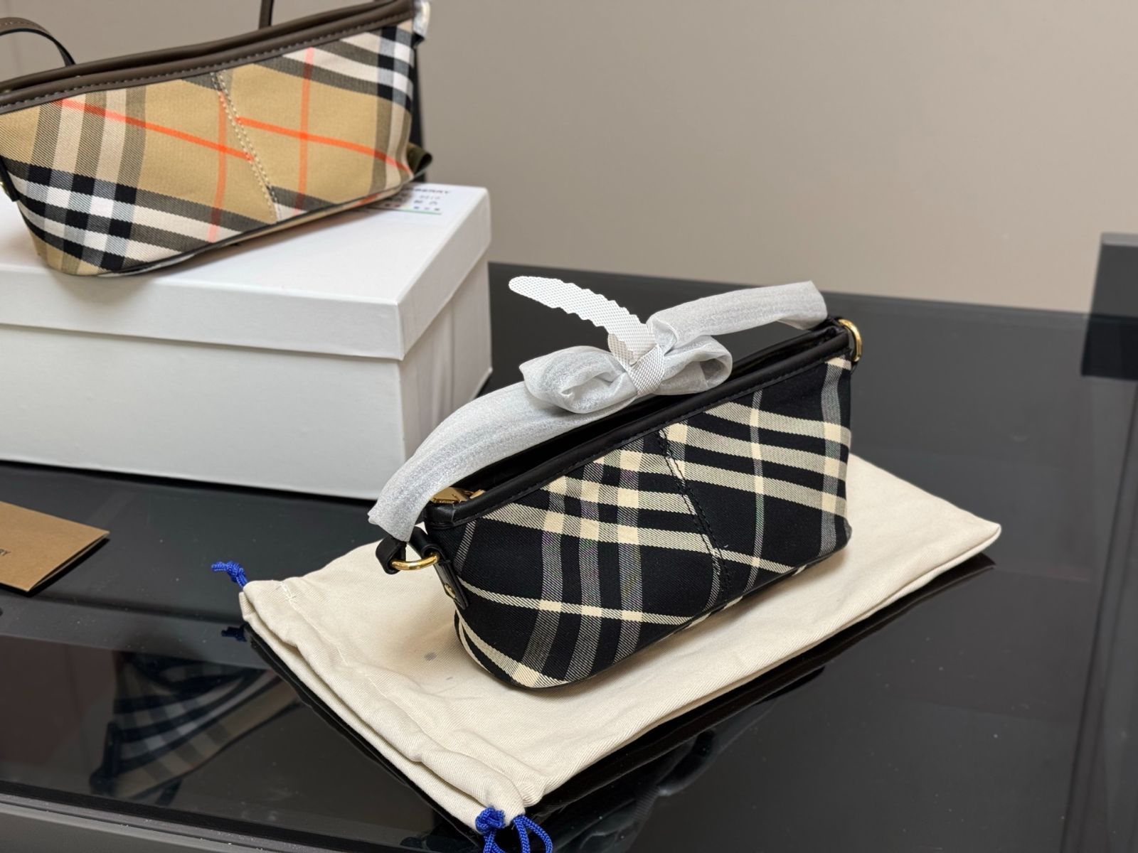 超希少‼️burberry バーバリー　ワンポイント　コーデュロイ　ファー付　美品 三越伊勢丹 | burberry/バーバリー通販 | | ISETAN MITSUKOSHI