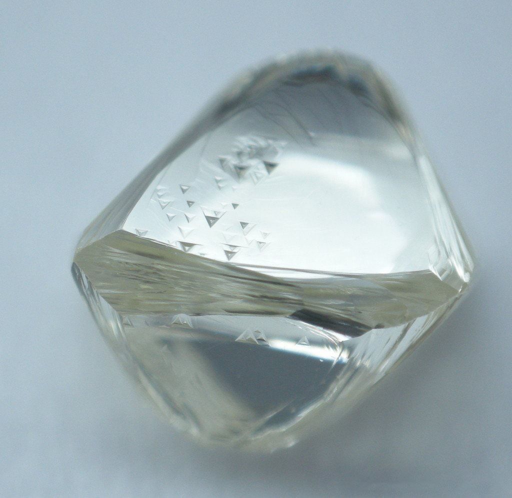 天然ダイヤモンド 原石 0.80ct Jカラー SI2 八面体 ダイヤモンド原石