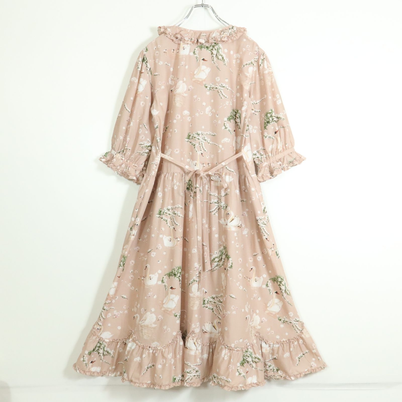極美品！】ピンクハウス☆2025早春カタログ掲載！SWAN LAKE柄ミディ