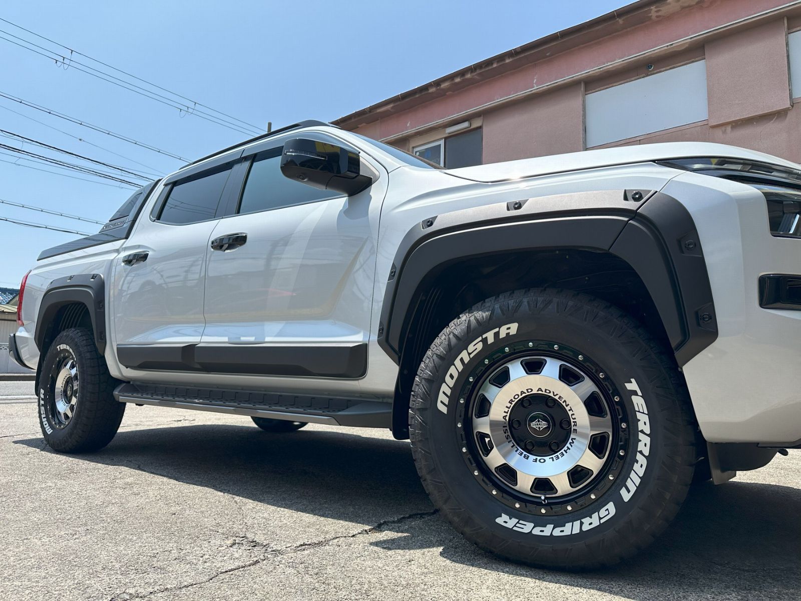 ゴツゴツ系 265/70R17 トライトン プラド ハイラックス - メルカリ