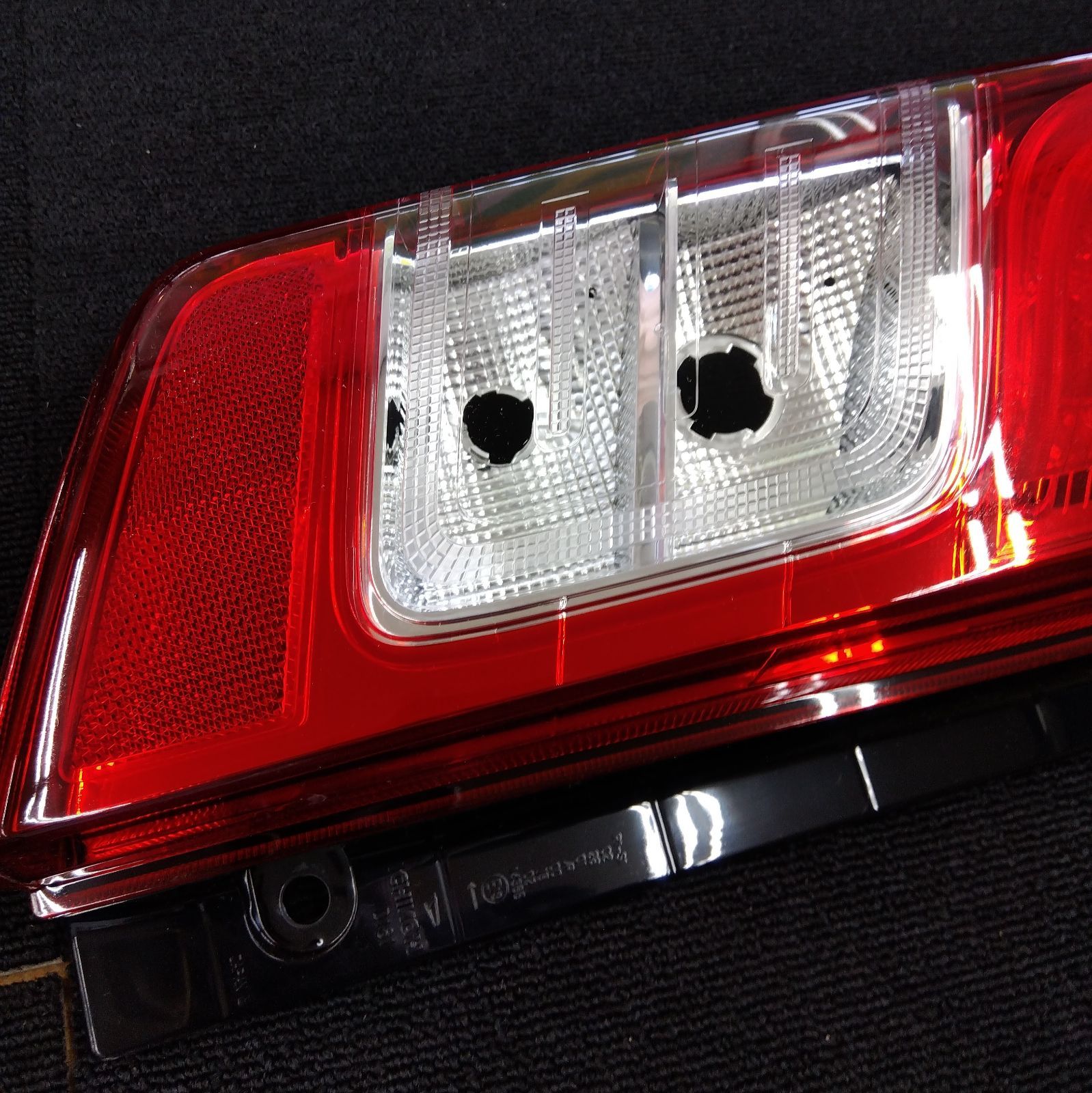 ダイハツ DAIHATSU 純正部品 テールランプレンズ LH 左側 ムーヴ 81561-B2340 FFCRYSTALESIA_COM