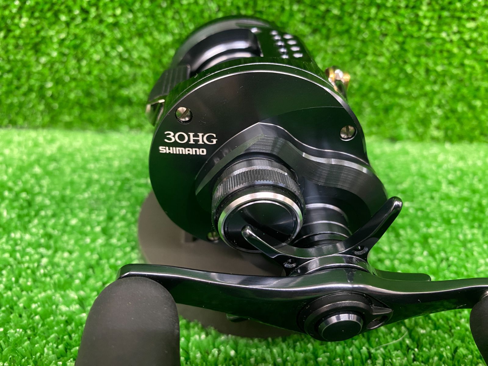  24 カルカッタコンクエスト シャローエディション 30 HG 併売 ☼ ベイトリール(ルアー用) リール