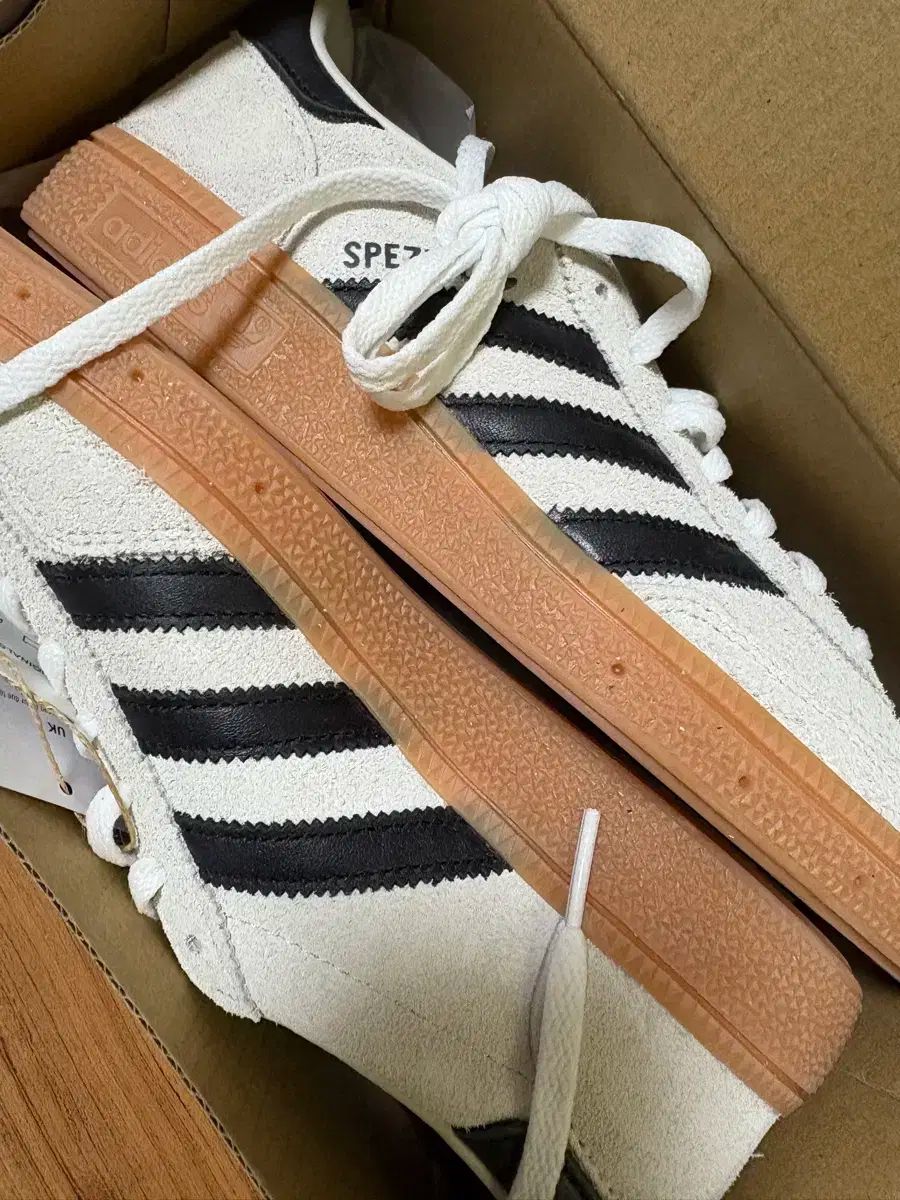 【雷市場（ポンジャン）商品韓国直送】 adidas(アディダス) スペツィアル ハンドボール アルミニウム コア 黒 230