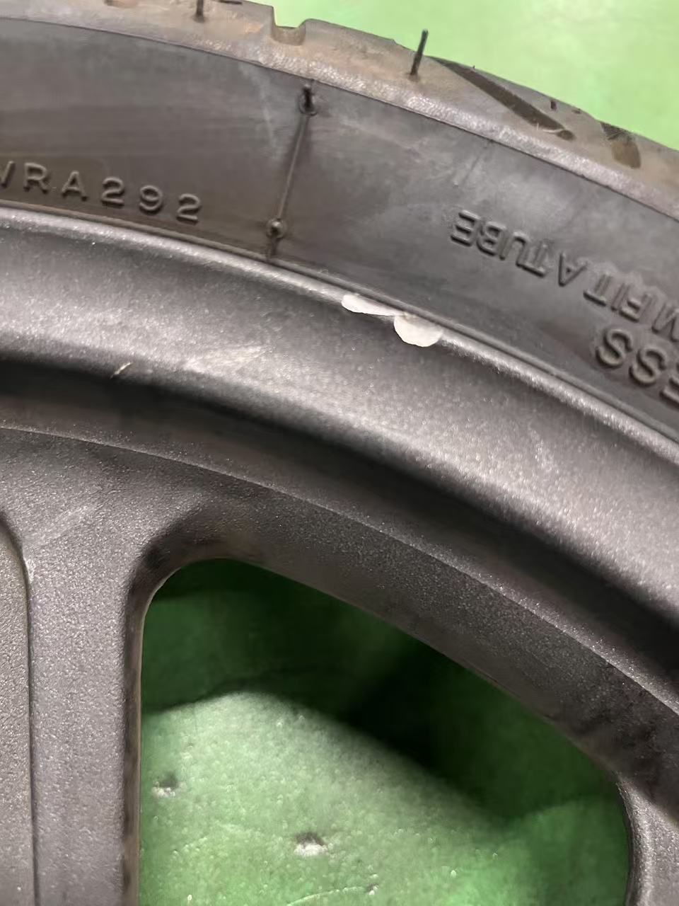 ホンダ純正PCX125フロントホイールタイヤ付