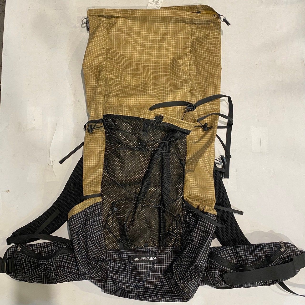 3F UL GEAR Qidian Pro 40 16L バックパック ベージュ|ブラック