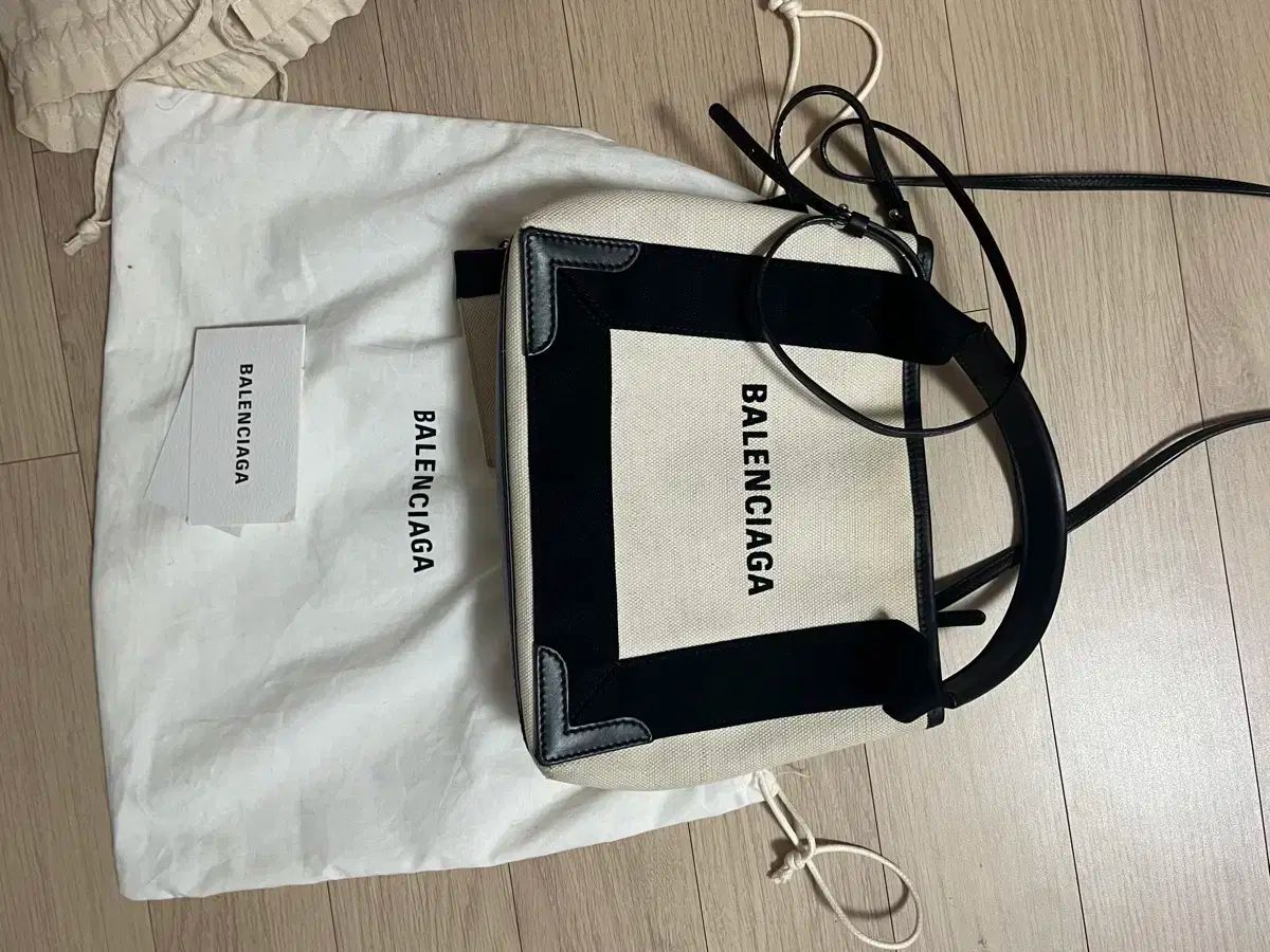 BALENCIAGA バレンシアガ キャンバスバッグ xs