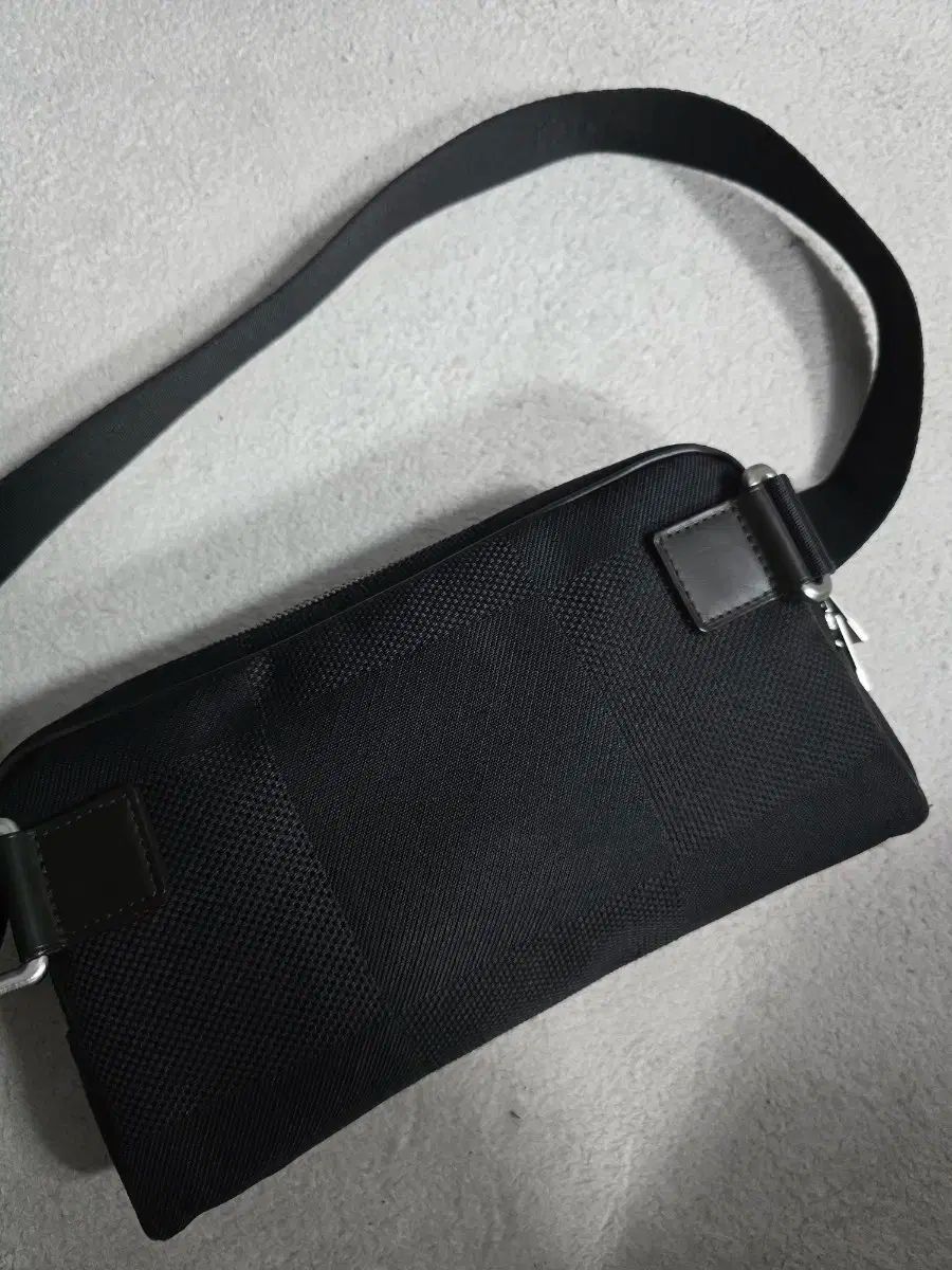 LOUIS VUITTON ダミエジェアン　アクロバット　ボディバッグ LOUIS VUITTON ダミエ・ジェアン アクロバットボディバック LOUIS