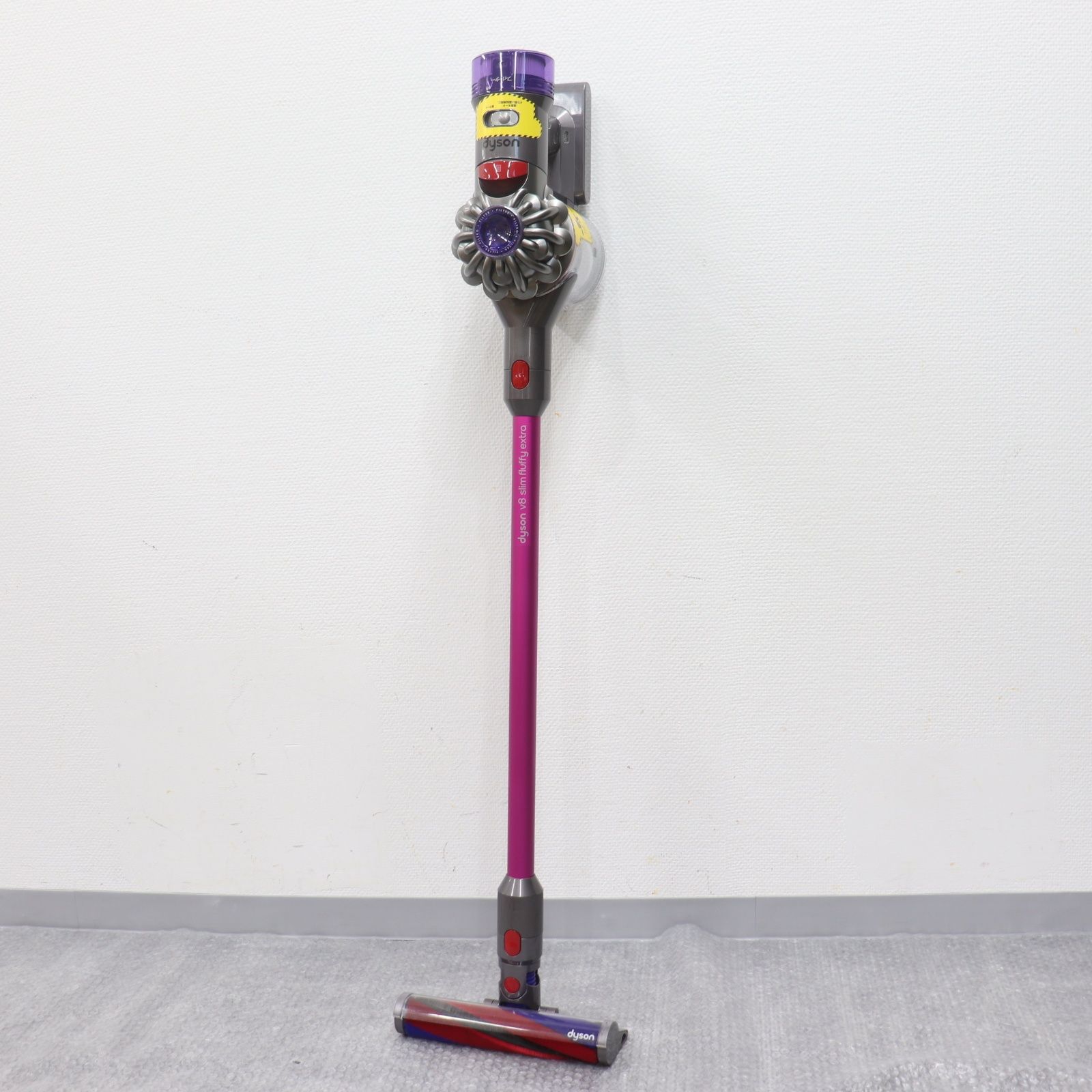 ITYHPUW5Y938 Dyson ダイソン V8 Slim Fluffy Extra SV10K コードレスクリーナー 掃除機 家電製品 バッテリー残量不明