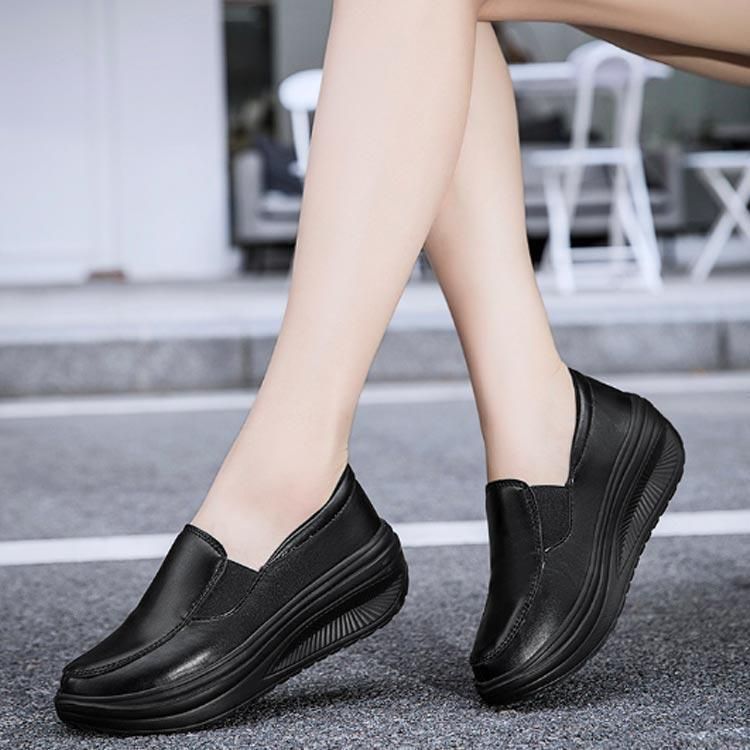 スリッポン 厚底 疲れにくい ナースシューズ コンフォートシューズ 痛くない 幅広 走れる レディース 静音 白 黒 立ち仕事 疲れない靴 外反母趾CYB 560