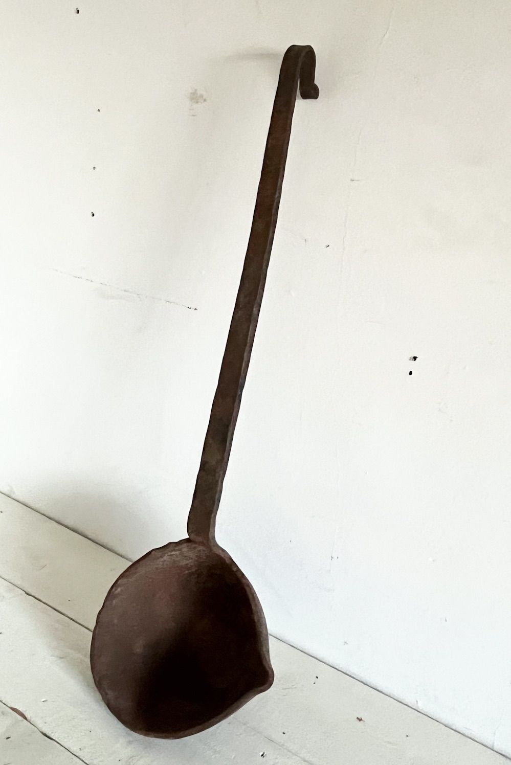 フランスアンティークアイアンレードル1|アトリエインテリアショップコーディネート店舗内装建築住宅空間デザインディスプレイ錆オブジェ