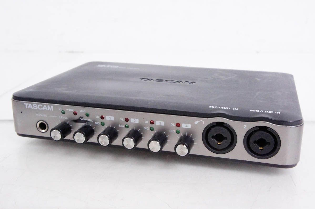 TASCAMタスカム 6 IN 4 OUTフロントオペレーョンタイプインターフェイス US 600