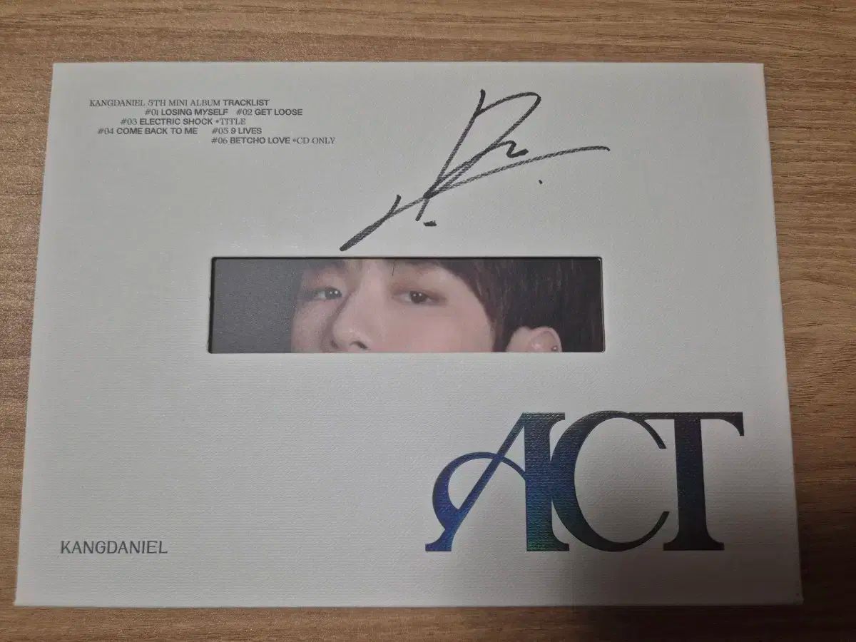 カンダニエル YELLOW 直筆サインCD 非売品 カン・ダニエル(KANG DANIEL) ー Act （ 5th Mini Album ） A 版