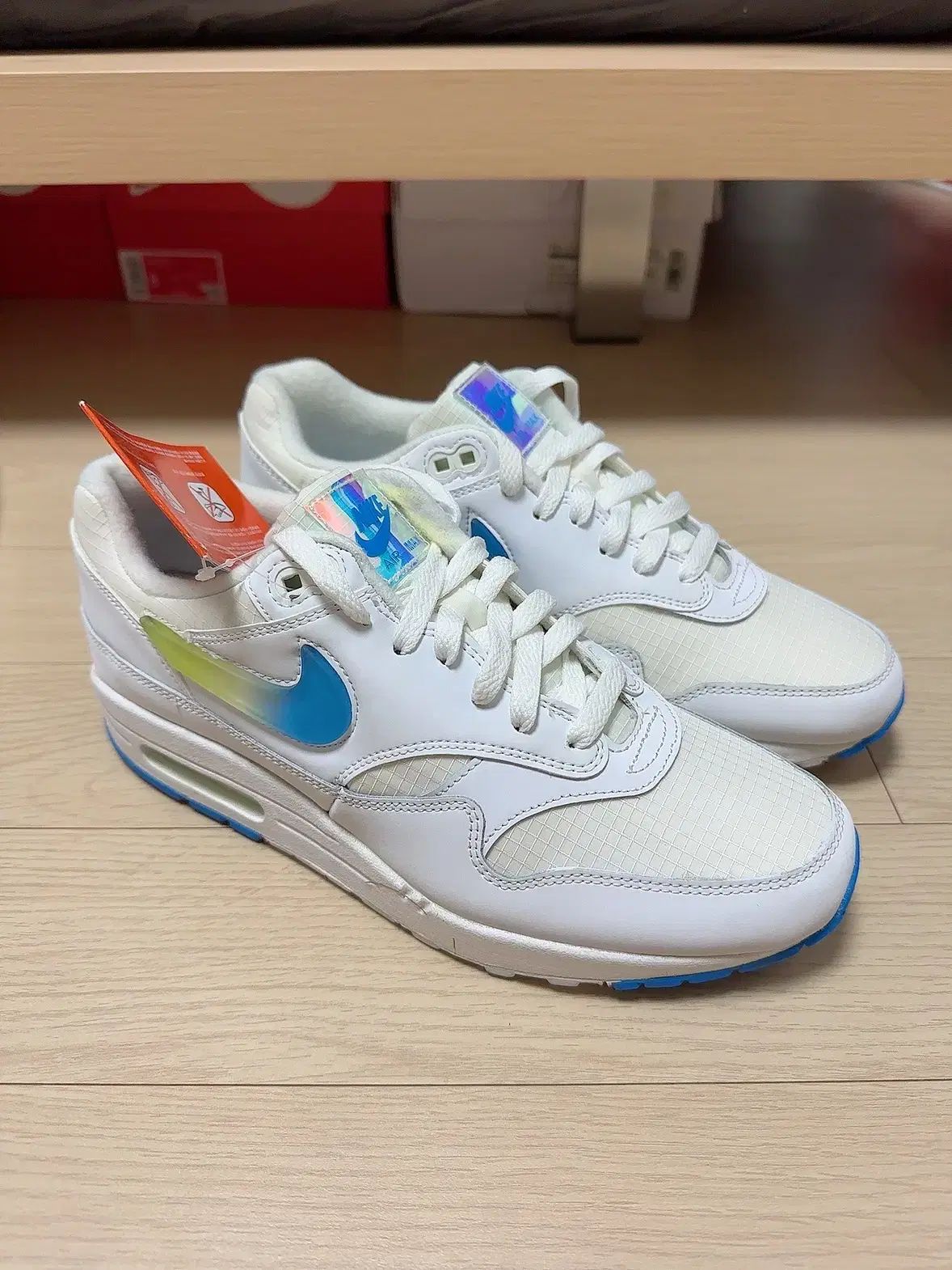 【雷市場（ポンジャン）商品韓国直送】 275 NIKE(ナイキ) エアマックス 1 SE ゼリー ジュエル スウッシュ