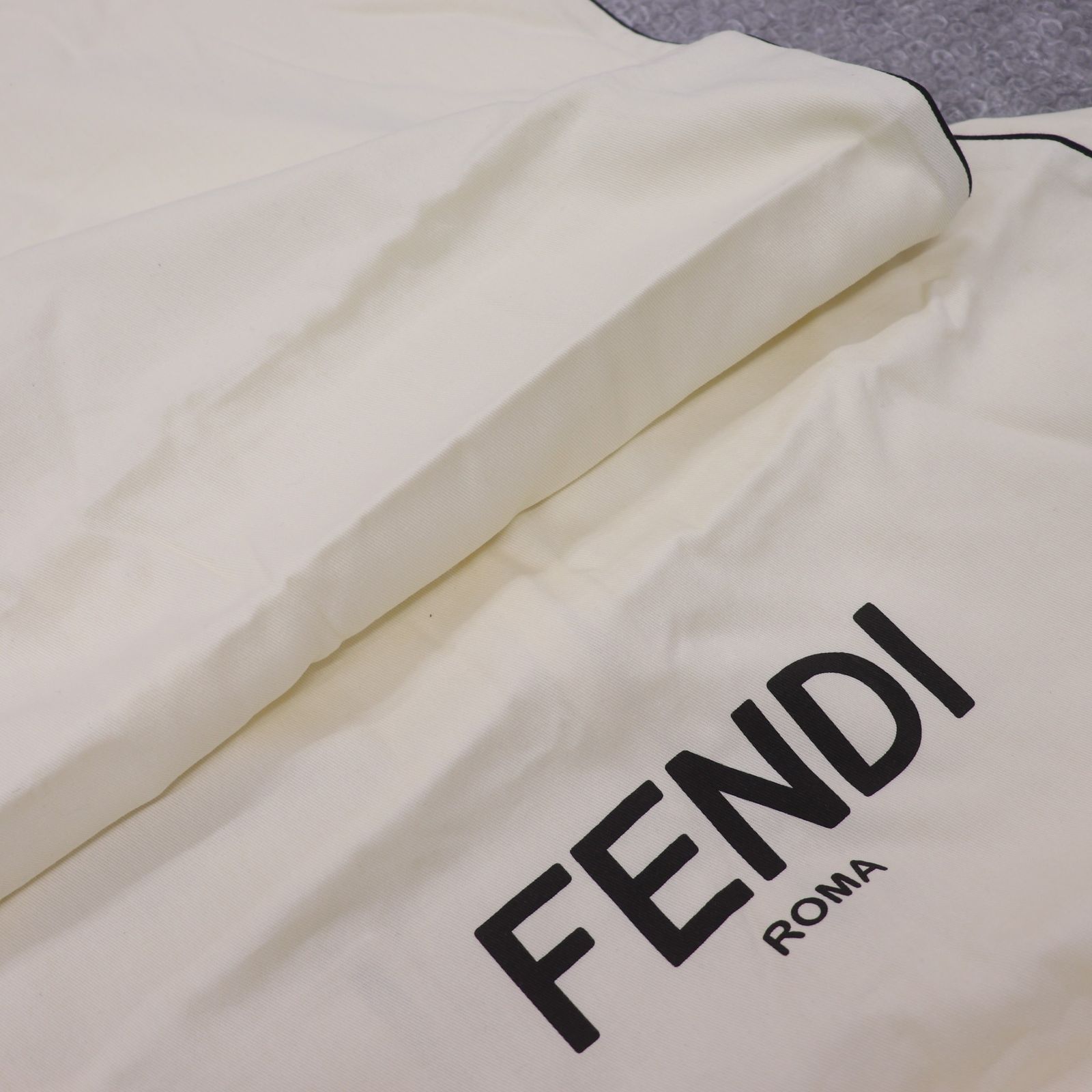 ITHGHQ2AQOMW 美品 FENDI フェンディ ガーメントカバー スーツ ITHGHQ2AQOMW 美品 FENDI フェンディ ガーメントカバー スーツ