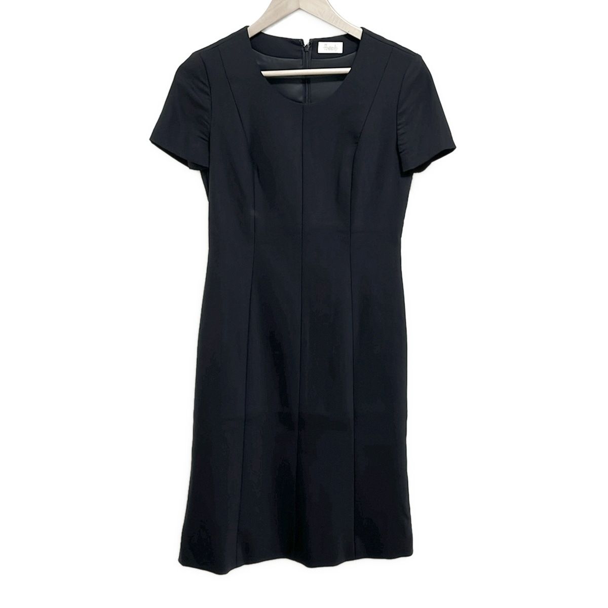 ハロッズ グレー ワンピーススーツ Harrods】グレー系ビジュー装飾