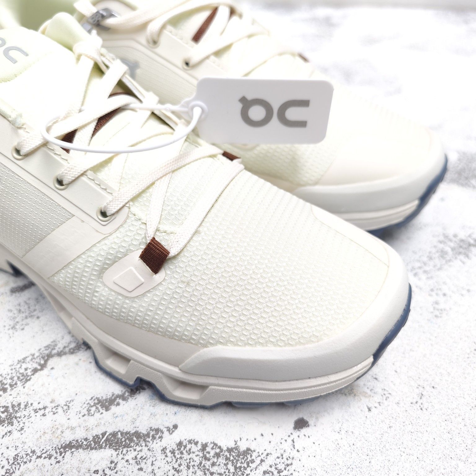 オン クラウドワンダー ウォータープルーフ On Cloudwander Waterproof ホワイト スニーカー 男女兼用 ♥