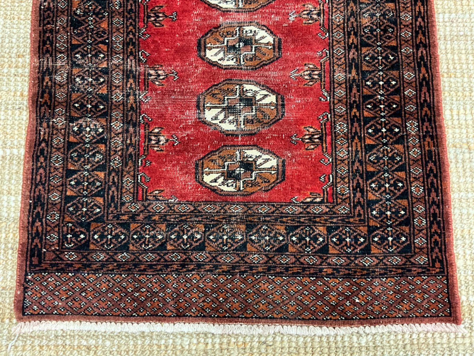 ヴィンテージラグ パキスタン絨毯 トライバルラグ ハンドメイド 手織り