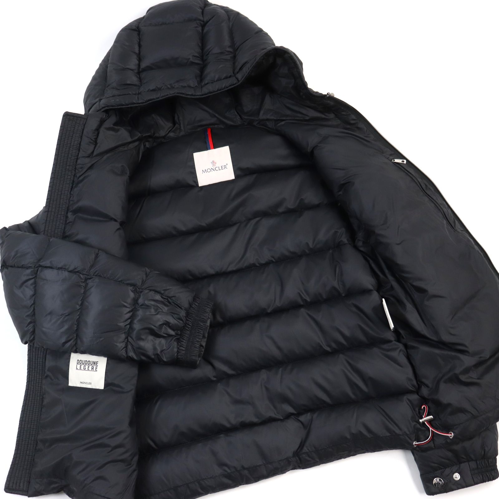 美品○MONCLER モンクレール F20911A20500 C0571 SASSIERE GIUBBOTTO サッシエール ロゴワッペン付き  トリコロール ドローコード ダブルジップ ダウンジャケット ブラック 1 ハンガー付き 正規品 メンズ - メルカリ