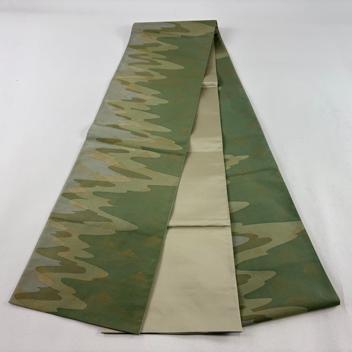 A21 新品　紬地　全通袋帯　美品 秀品 紬縞 幾何学 正絹 袋帯 秀品 紬地 よろけ縞 灰茶 全通 正絹 【中古】 - メルカリ
