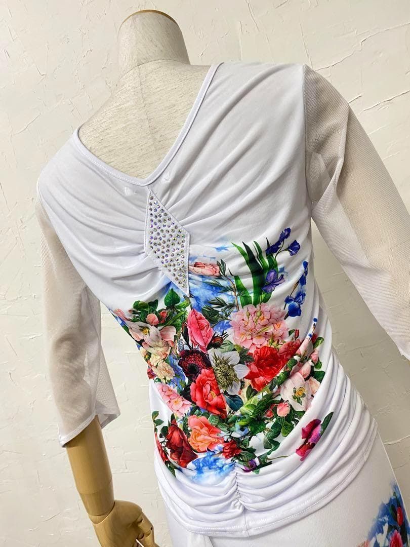 カラフル】新品 花柄 白 フラワープリント 社交ダンスツーピース d008 カラフル】新品 花柄 白 フラワープリント 社交ダンスツーピース d008