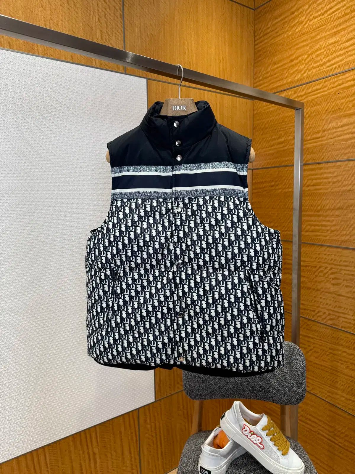 Christian Dior ロゴパターン ジャケット Sサイズ DIOR(ディオール) ユニセックス カジュアル ロゴ ダウン