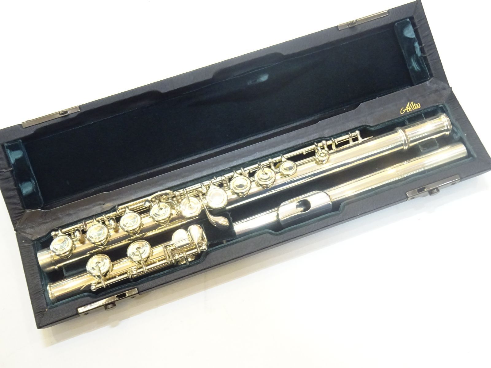 アルタスフルートA1007E中古品 美品 アルタス フルート A1007E/R | 管楽器専門店 町田ANNEX
