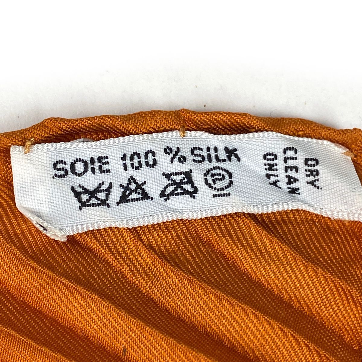 Hermès タンザニア プリーツスカーフ