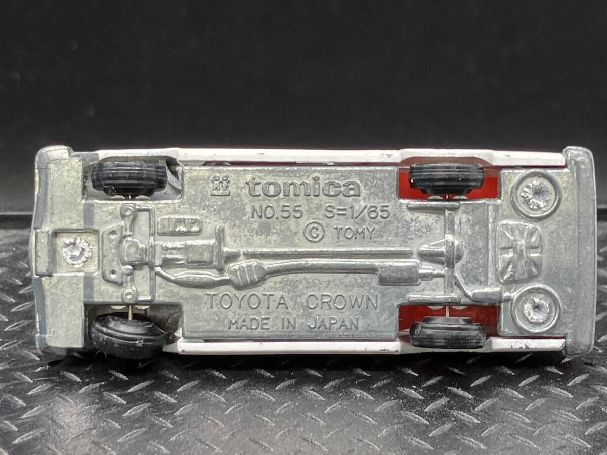 トミカ No.55 トヨタ クラウン 2800 ロイヤルサルｰン 白パｰル 朱赤