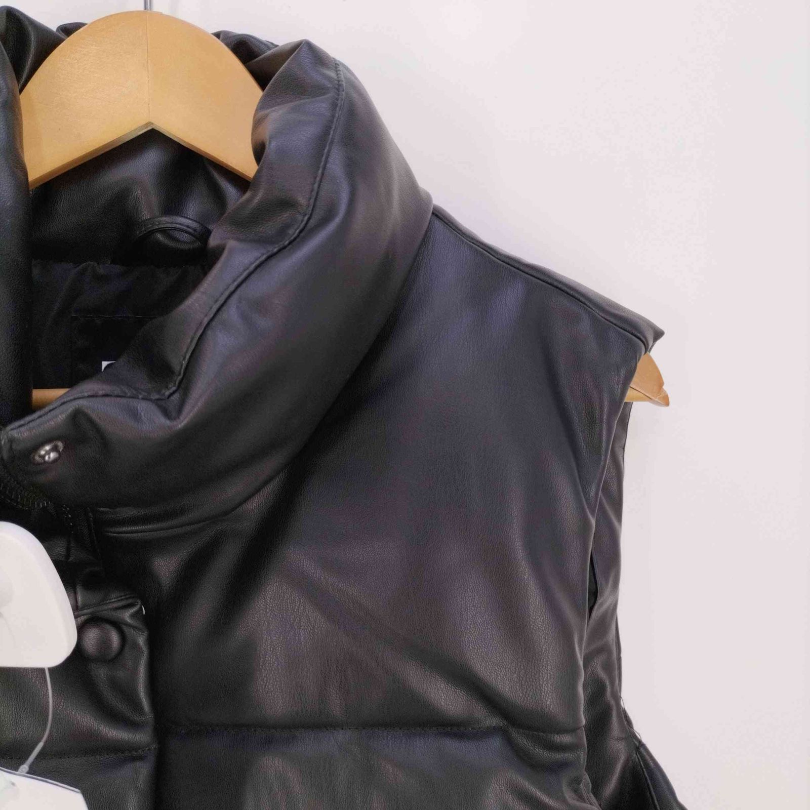 ザラ ZARA フェイクレザーパフベスト レディース import：M
