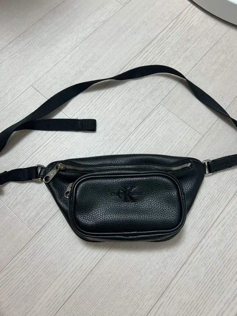 Calvin Klein カルバ ンクライン ヒップサック CK
