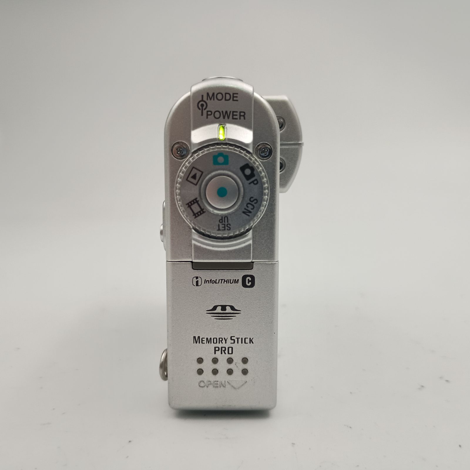 【✨希少✨】SONY Cyber-shot DSC-F77 コンデジ シルバー DSC-F77 商品の写真 | デジタルスチルカメラ Cyber-shot